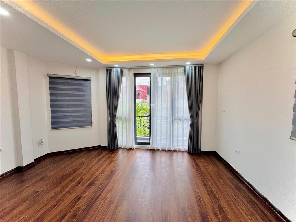 Bán nhà hoàng mai  đền lừ mới không  5 tầng thang máy  view triệu đô