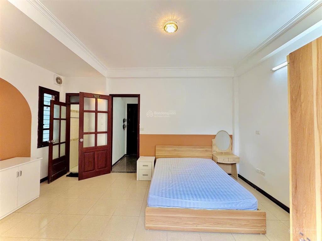 Cho thuê nhà nguyên căn ở la thành  ngọc khánh  100m
5 tầng  9 phòng cho thuê  đã full đồ