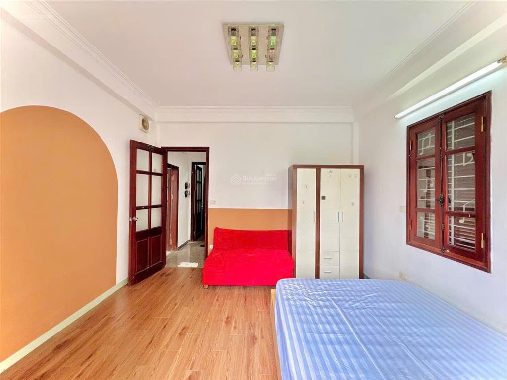 Cho thuê nhà nguyên căn ở la thành  ngọc khánh  100m
5 tầng  9 phòng cho thuê  đã full đồ