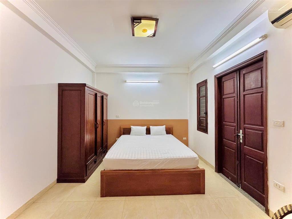 Cho thuê nhà nguyên căn ở la thành  ngọc khánh  100m
5 tầng  9 phòng cho thuê  đã full đồ