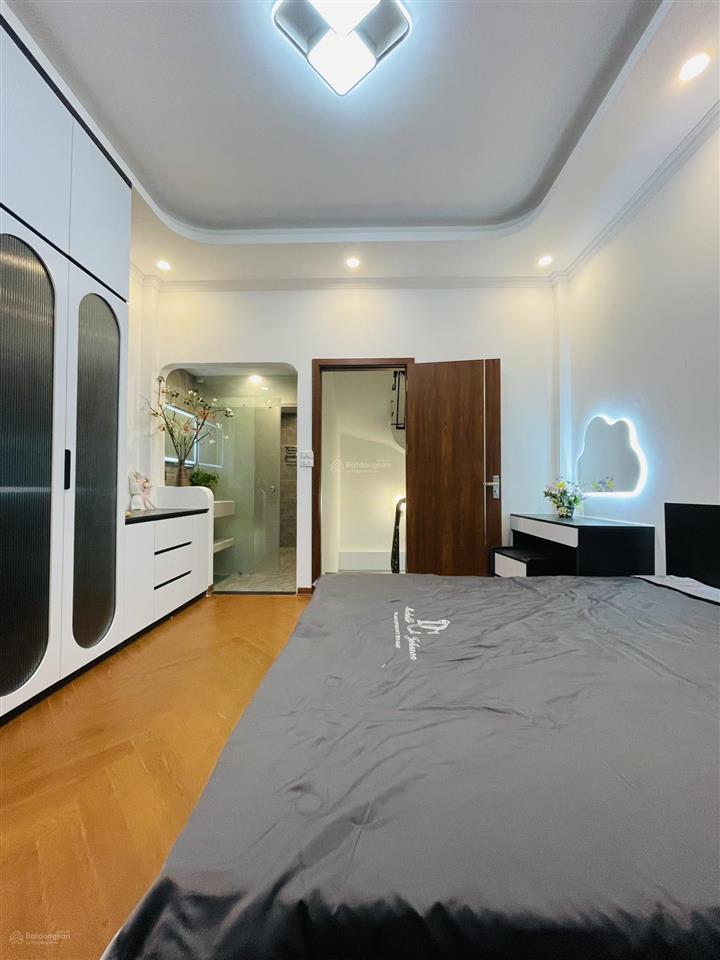 Bán nhà phố nguyễn chính  5 tầng  mặt tiền rộng  sát phố  gần ao sào  gần louis city