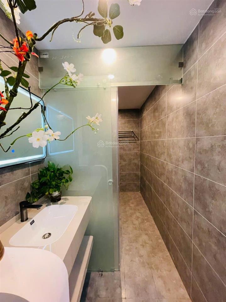 Bán nhà phố nguyễn chính  5 tầng  mặt tiền rộng  sát phố  gần ao sào  gần louis city