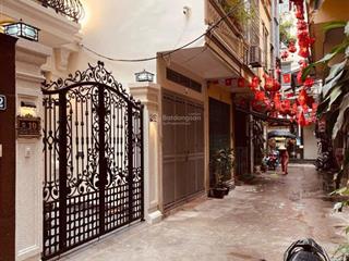 Gara ô tô  nhà mới full đồ  thang máy  ở luôn  hai thoáng