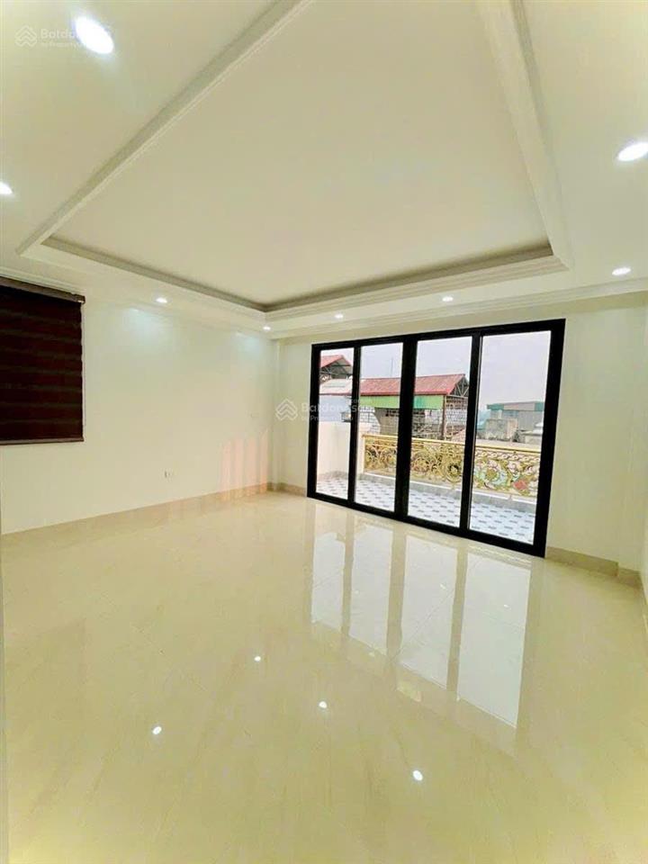Vĩnh hưng  6 tầng thang máy  một nhà ra phố  nhà mới coong  chủ tặng hết đồ