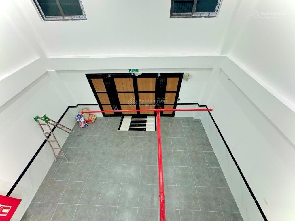 Chdv 7 tầng  thang máy  tam trinh  ô tô 7 chỗ tránh  doanh thu 1.5 tỷ/năm  nhỉnh 20 tỷ