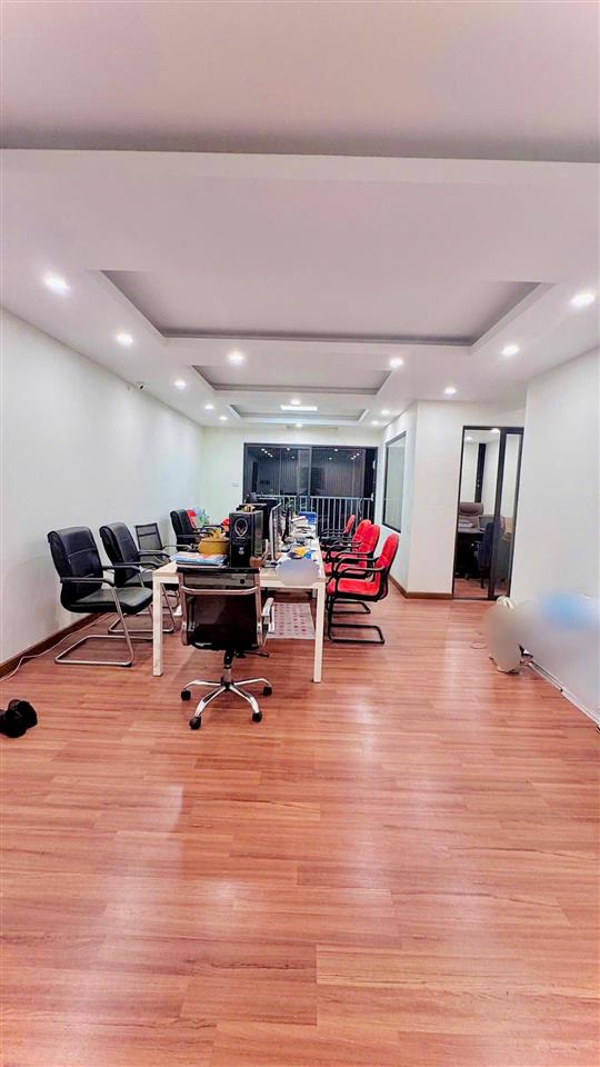 Căn góc hai thoáng  3 ngủ 2 wc  có slot ô tô  view mặt phố
