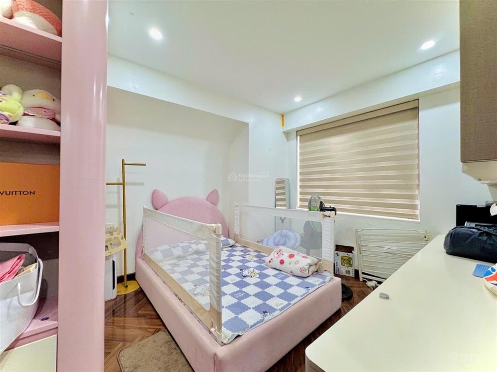 Căn góc hai thoáng  3 ngủ 2 wc  nhà đẹp ở luôn  chủ tặng nội thất