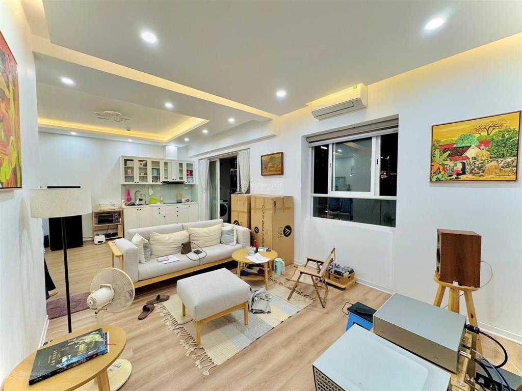 View mặt phố  căn góc  nhà đẹp ở luôn  full đồ  có hầm ô tô