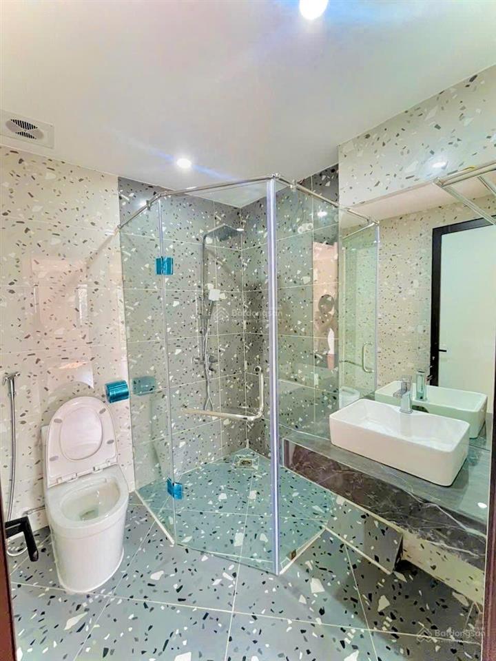 Mặt phố  vỉa hè  xây mới từ móng  mặt tiền đẹp  gần vành đai 2.5  7 tầng full  view kđt