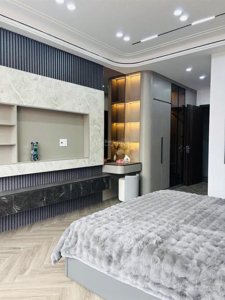 Nguyễn đức cảnh hoàng mai ngõ nông gần phố 45m2 5 tầng thang máy gần công viên ở ngay 12.8 tỷ