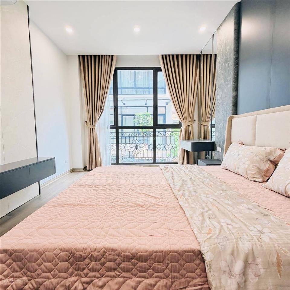 Hai bà trưng ngõ nông gần phố 45m2 5 tầng thang máy gần công viên thống nhất ở ngay 13.5 tỷ
