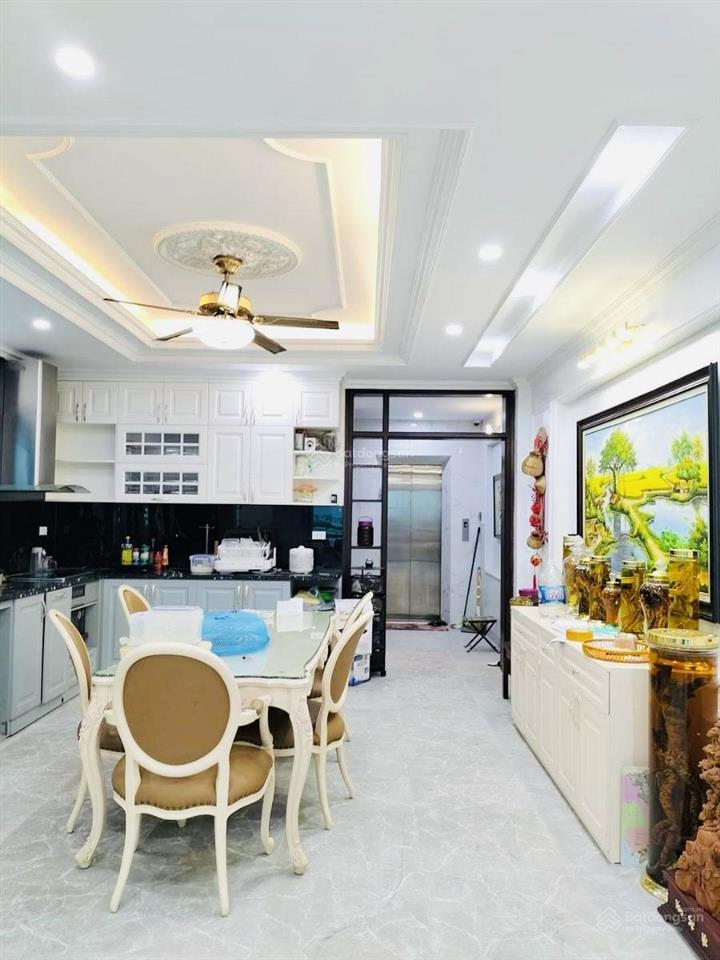 Hai bà trưng ngõ nông gần phố 45m2 5 tầng thang máy gần công viên thống nhất ở ngay 13.5 tỷ