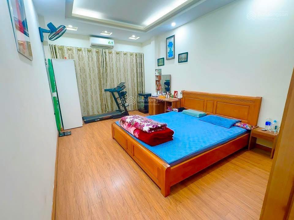 Quan nhân thanh xuân 35m2 5 tầng 4m mặt tiền dân xây ngõ nông gần phố gần hồ 7.59 tỷ