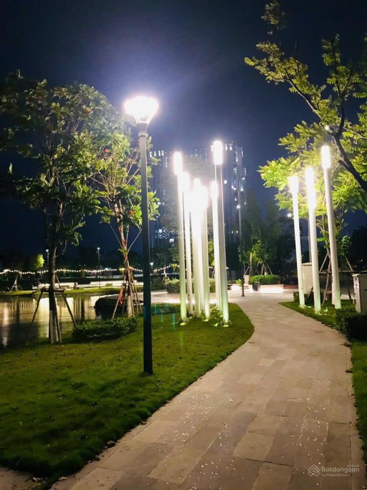 2n+1, căn góc moonlight 1 đẹp, tầng cao thoáng mát, diện tích vàng, hướng nhà đẹp vào ở ngay