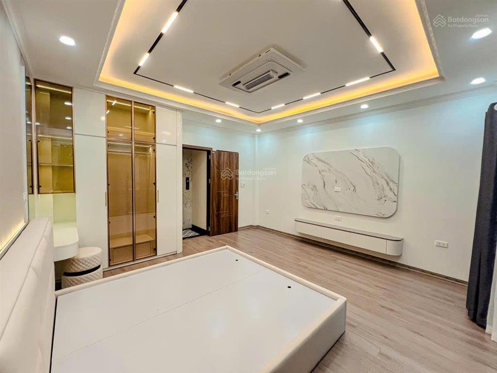 Nhà đẹp đức diễn, văn tiến dũng,ngõ nông,gần oto,thang máy,40m*6t,ở ngay