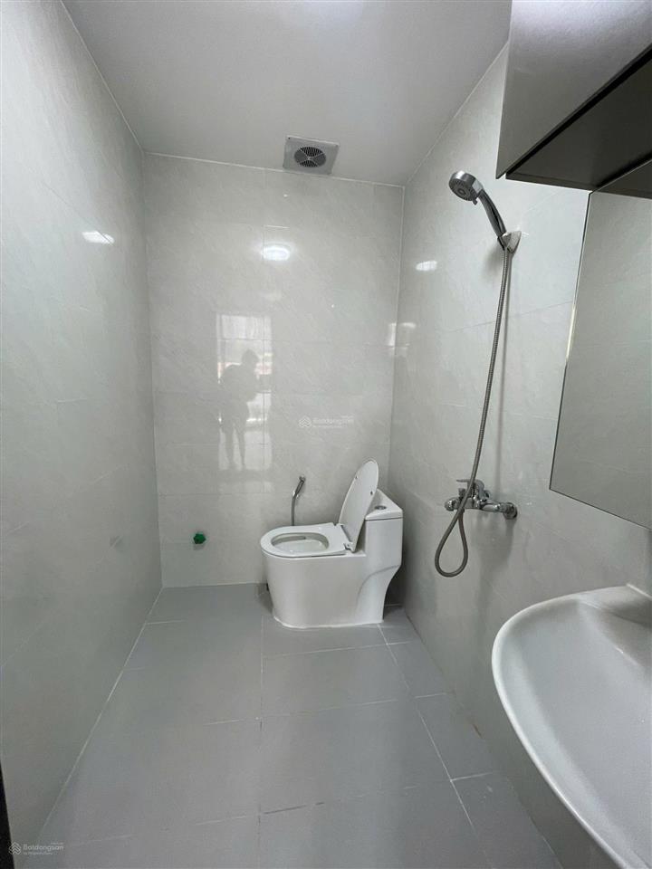 Bán chung cư f5 phố trung kính 60m2, 2pn, nhà đẹp, hơn 6 tỷ 0975 118 ***