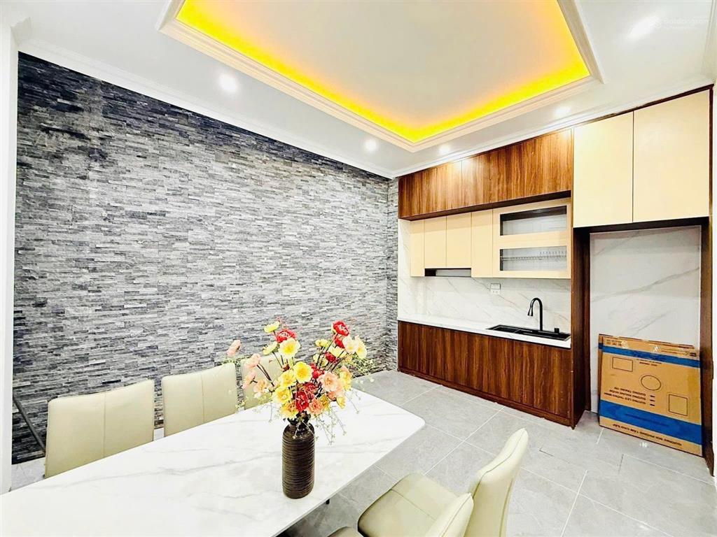 Nhà đẹp phố vương thừa vũ gần ngã tư sở ~ 45m2  5 tầng  6 phòng ngủ thang máy full công năng