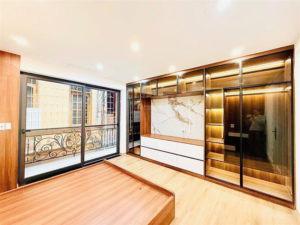 Nhà đẹp phố vương thừa vũ gần ngã tư sở ~ 45m2  5 tầng  6 phòng ngủ thang máy full công năng