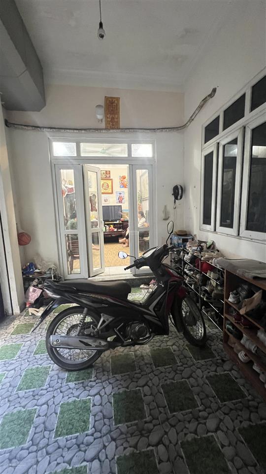 (không quy hoạch)nhà rieng 3 tầng , 3pn, 3wc, 62m2 tại định công hạ cách oto 30m, phù hợp xây ccmn