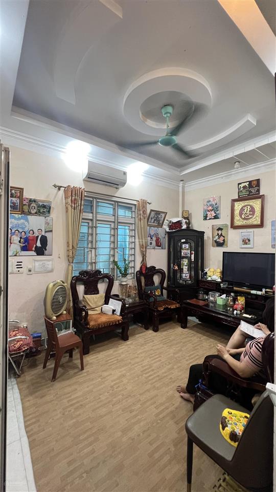 (không quy hoạch)nhà rieng 3 tầng , 3pn, 3wc, 62m2 tại định công hạ cách oto 30m, phù hợp xây ccmn