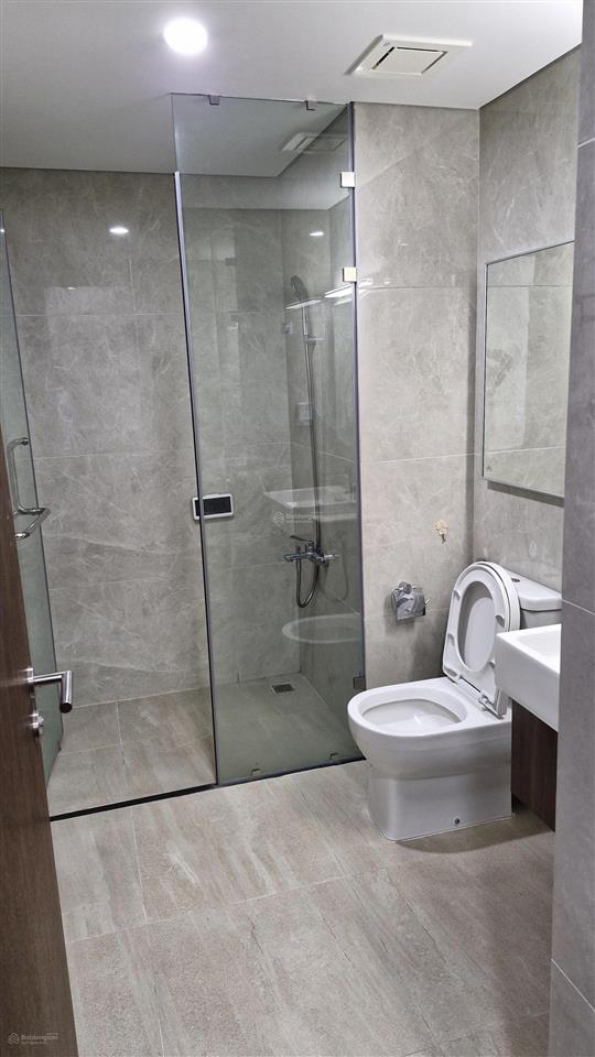 Chính chủ bán căn hộ tầng trung tòa h2 view đẹp, nhà mới, full nội thất đẹp vào ở được ngay