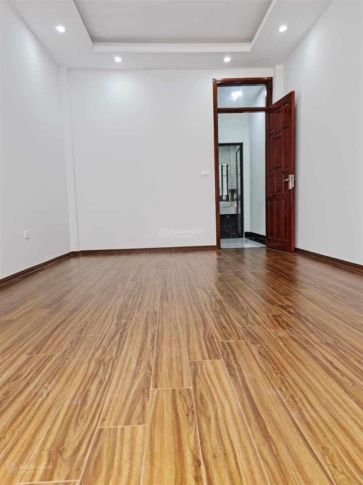 Tân mai  ngõ rộng  41m  5t = chỉ 8,5tỷ.