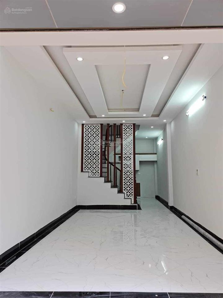 Tân mai  ngõ rộng  41m  5t = chỉ 8,5tỷ.