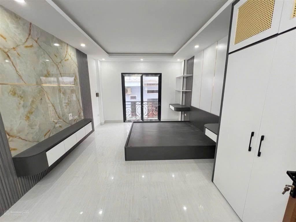 Vĩnh hưng  nhà mới  ngõ rộng  34m2  5 tầng  chỉ 6,5 tỷ