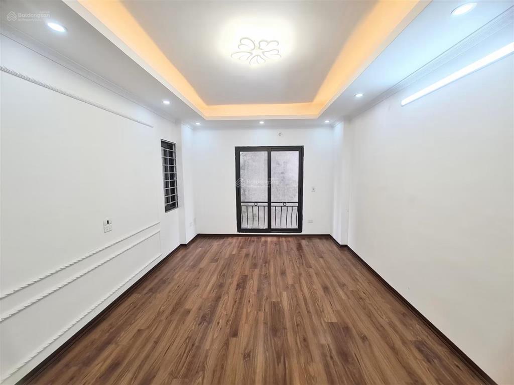 Phố hoàng liệt  30m2  5 tầng  6,7 tỷ
