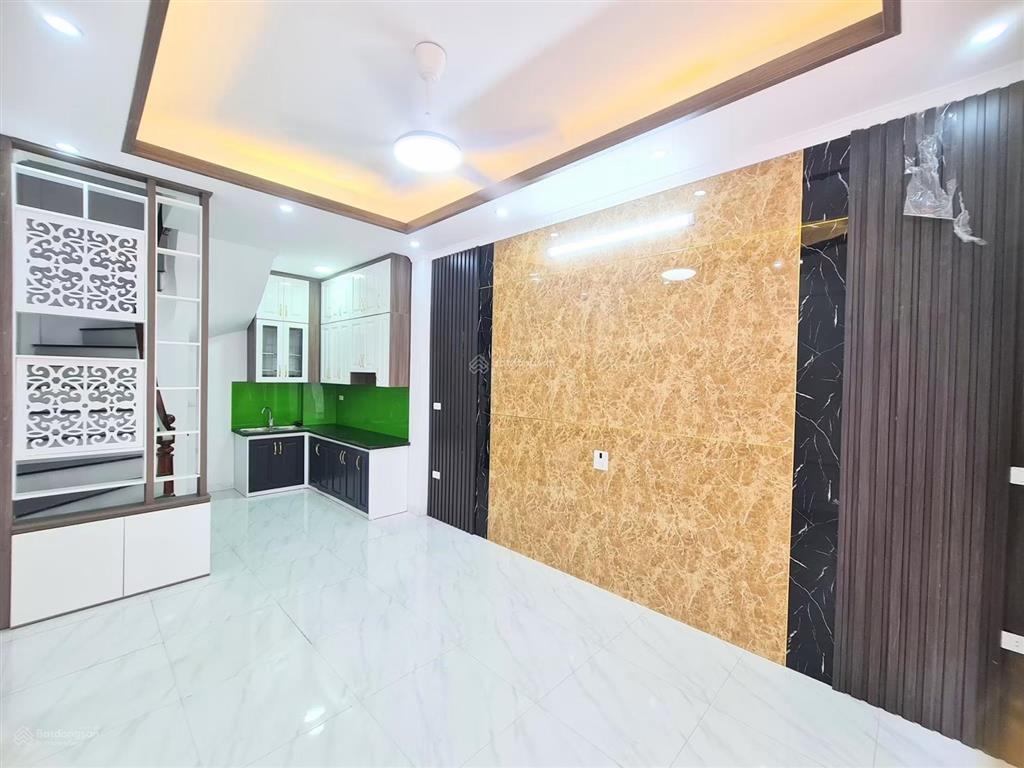 Phố hoàng liệt  30m2  5 tầng  6,7 tỷ