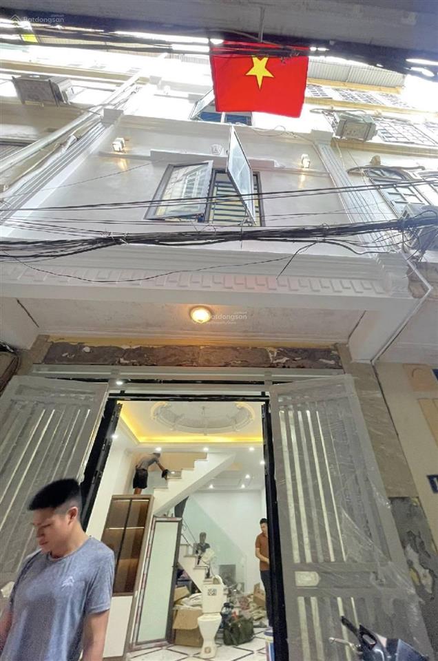 Nhà mới đẹp chính chủ 10.2 tỷ hoàng mai 43m2 5 tầng mt 4m ngõ oto tránh