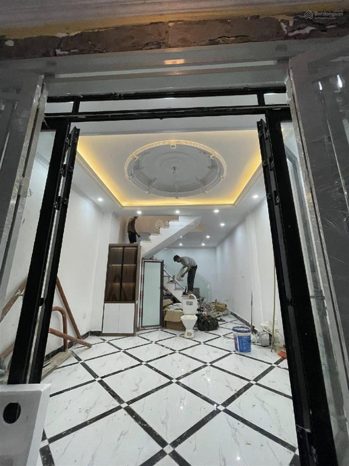 Nhà mới đẹp chính chủ 10.2 tỷ hoàng mai 43m2 5 tầng mt 4m ngõ oto tránh