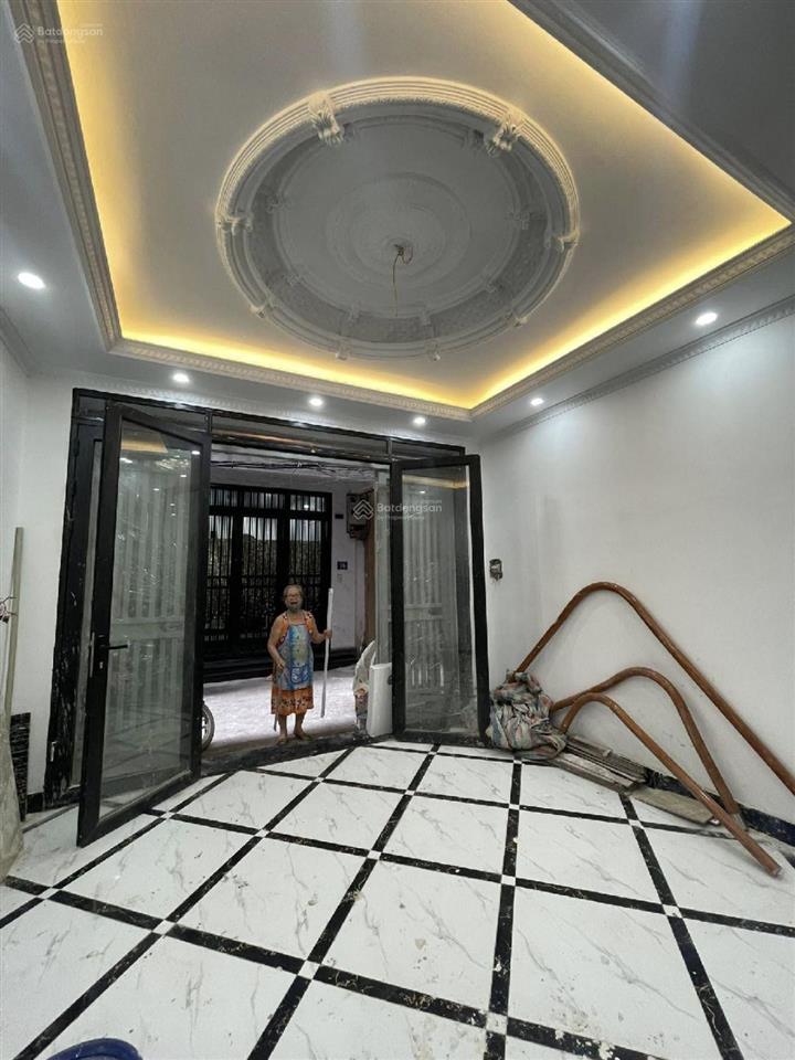 Nhà mới đẹp chính chủ 10.2 tỷ hoàng mai 43m2 5 tầng mt 4m ngõ oto tránh