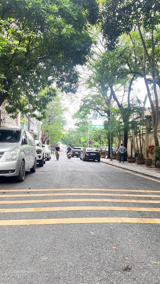 Bán đất phố quảng khánh, tây hồ, cạnh nhà hát opera, dt 120m2, mt 6m* giá 45 tỷ