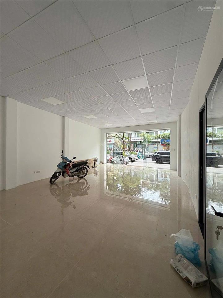 Hiếm! tòa văn phòng mặt phố đào tấn 160m2, mt 6.5m  ngân hàng đòi thuê 200tr/th