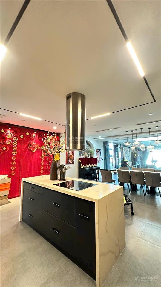 Bán building nguyễn văn cừ, long biên  120m x 8 tầng có hầm  thang máy, view hồ, kinh doanh đỉnh