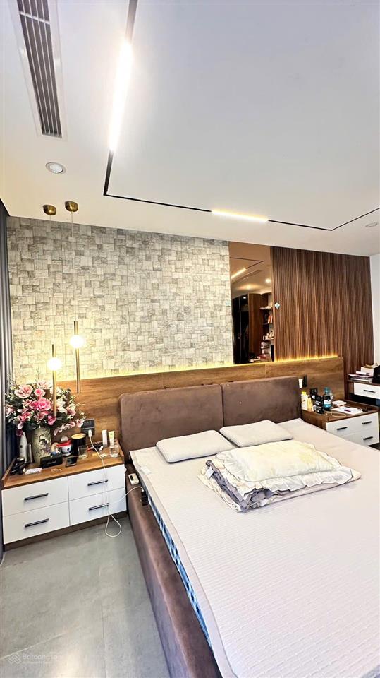 Bán building nguyễn văn cừ, long biên  120m x 8 tầng có hầm  thang máy, view hồ, kinh doanh đỉnh
