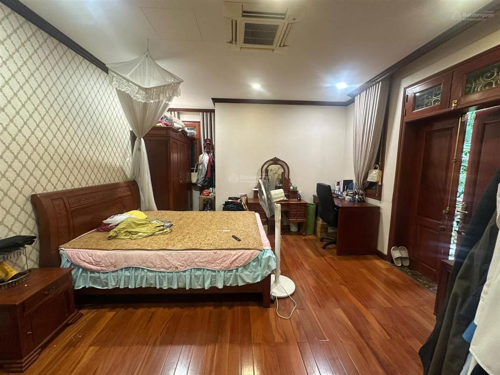 Bán biệt thự trung kính, cầu giấy, 160m2, 5 tầng, mt 12,5m, thang máy, tặng nội thất 10 tỷ, 79 tỷ