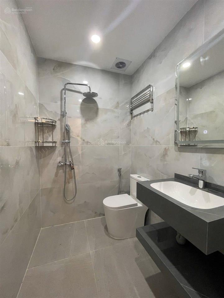 Gấp gấp  cắt lỗ sâu  liền kề văn phú  chỉ 18,3 tỷ.dt68m/5 tầng. ngay tháp đồng hồ.  0969 139 ***