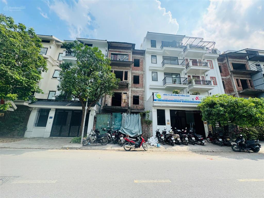 Bán liền kề foresa xuân phương  90m2  2 thoáng  vỉa hè kinh doanh  17.3 tỷ