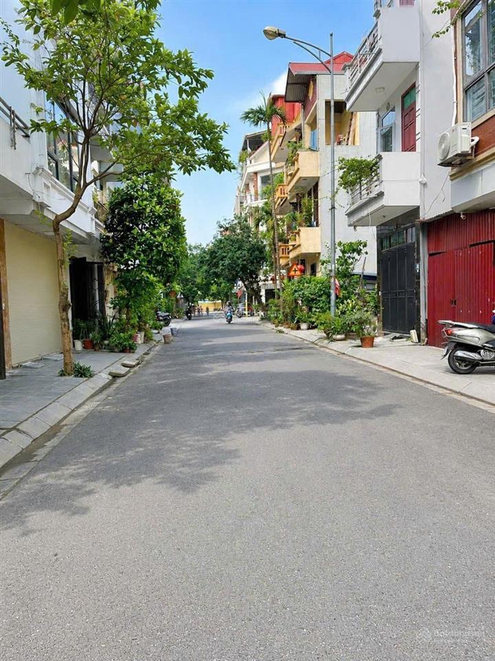 Bán đất trung tâm phúc lợi vị trí đẹp, tiềm năng tăng giá cao
