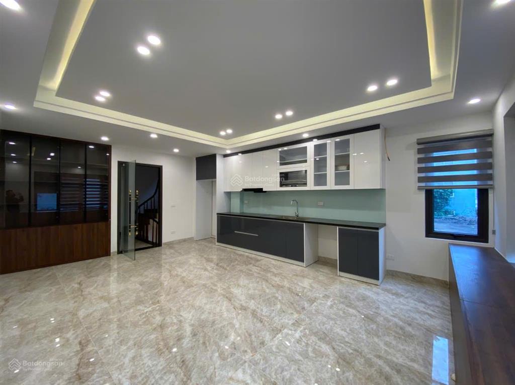 Nhà đẹp phúc lợi, long biên 61m2 6 tầng  thang máy nhập khẩu  full nội thất cao cấp
