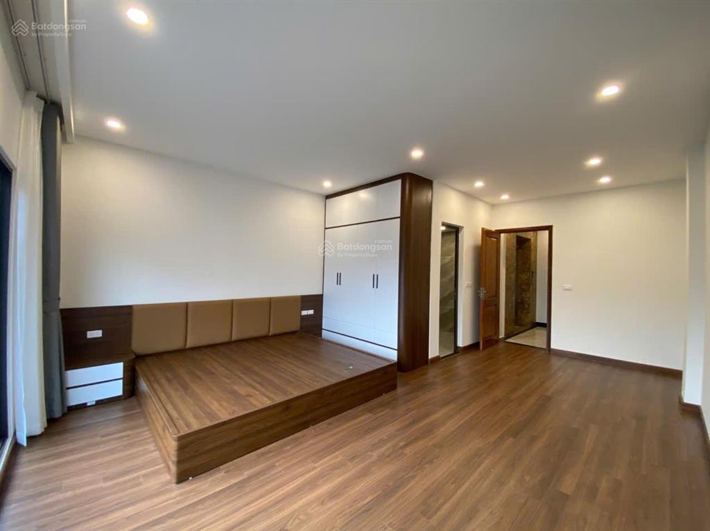 Nhà đẹp phúc lợi, long biên 61m2 6 tầng  thang máy nhập khẩu  full nội thất cao cấp