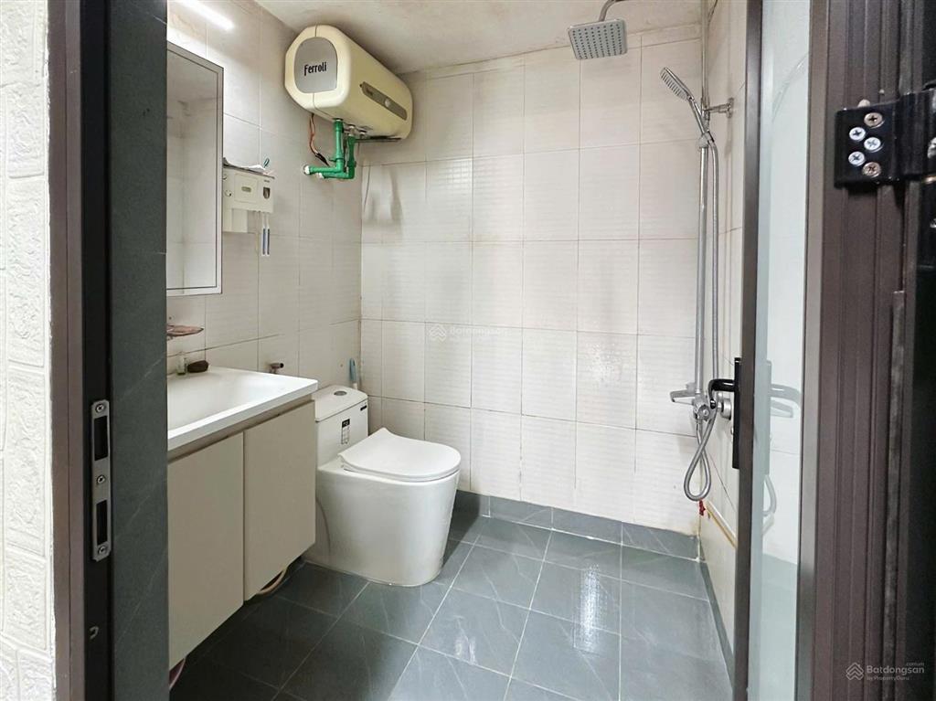  căn hộ rộng 95m², 2pn (có thể cải tạo thành 3pn nếu cần)  phòng khách rộng, nhà nhiều ánh sáng