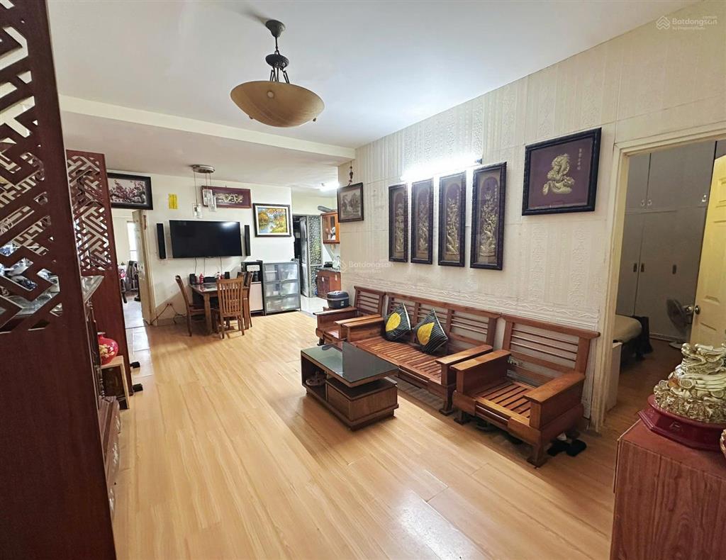 căn hộ rộng 95m², 2pn (có thể cải tạo thành 3pn nếu cần)  phòng khách rộng, nhà nhiều ánh sáng