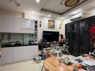 Nhà dân xây 5 tầng  bồ đề  gần ô tô  giá hợp lý.