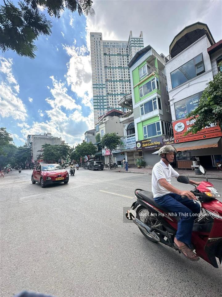 Mặt phố ngọc lâm 70m có nhà 3,5 tầng mặt tiền 4m 21.5 tỷ