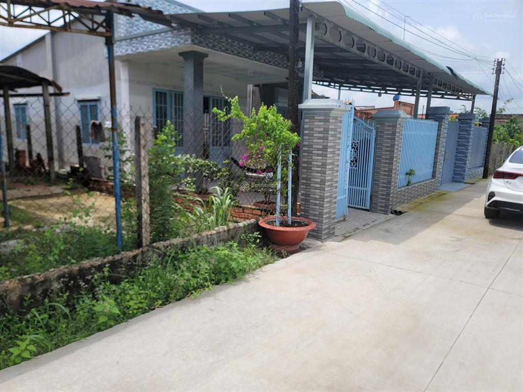 Cần bán lô đất diện tích 120m2 ( thổ cư 106m2). khu dân cư hiện hữu, thuận tiện xây nhà trọ ...