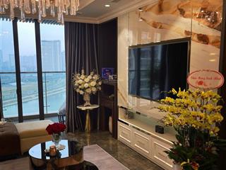 Bán căn hộ hà nội chính chủ đang có hợp đồng thuê 2300$/tháng. nhà nội thất cao cấp.