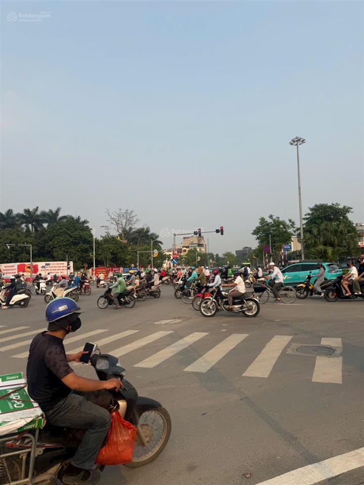 Bán đất xây ccmn gần aeon, đường cổ linh, ngõ ô tô, 150m2, mặt tiền 5m, giá 16 tỷ